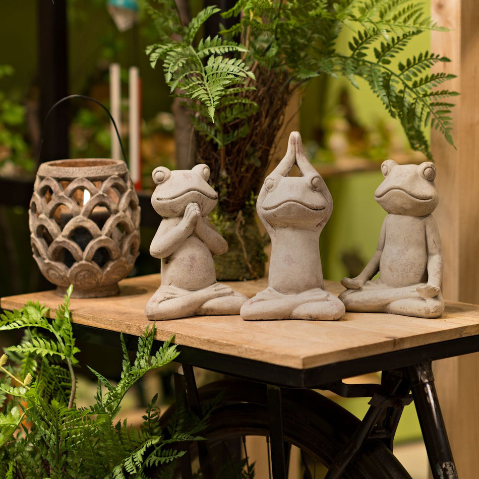 YOGA-FROSCH AUS ZEMENT, GRAU 7X12X5CM