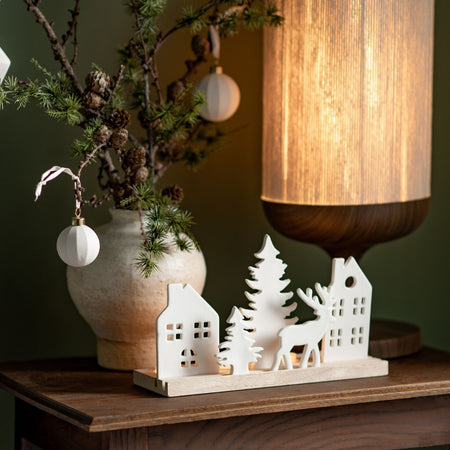 ADVENTSGESTECK HAUS/BAUM/HIRSCH AUS PORZELLAN/HOLZ, WEISS 30X18X10CM